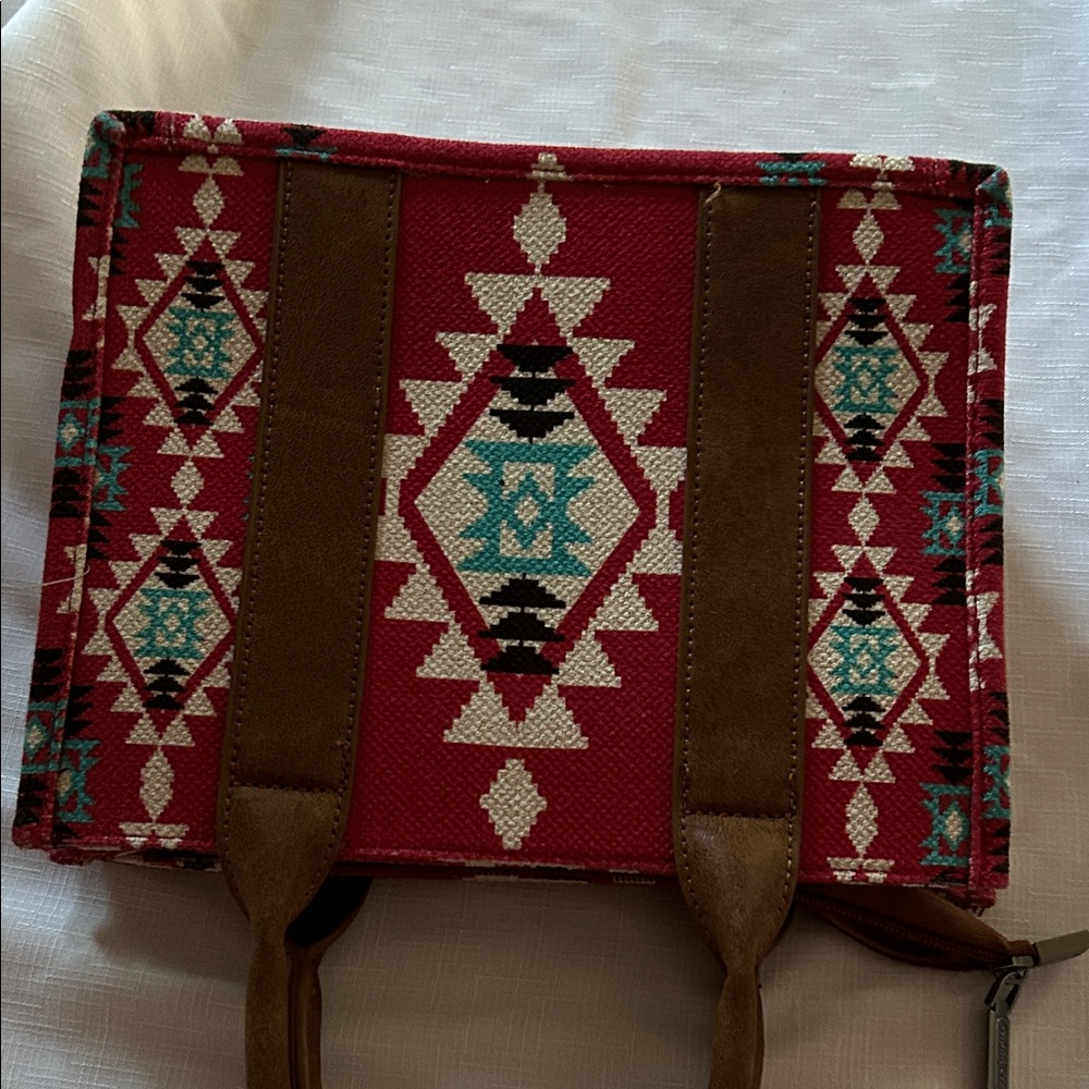 Wrangler Red and Brown Geometric Tote - Picture 2 of 7